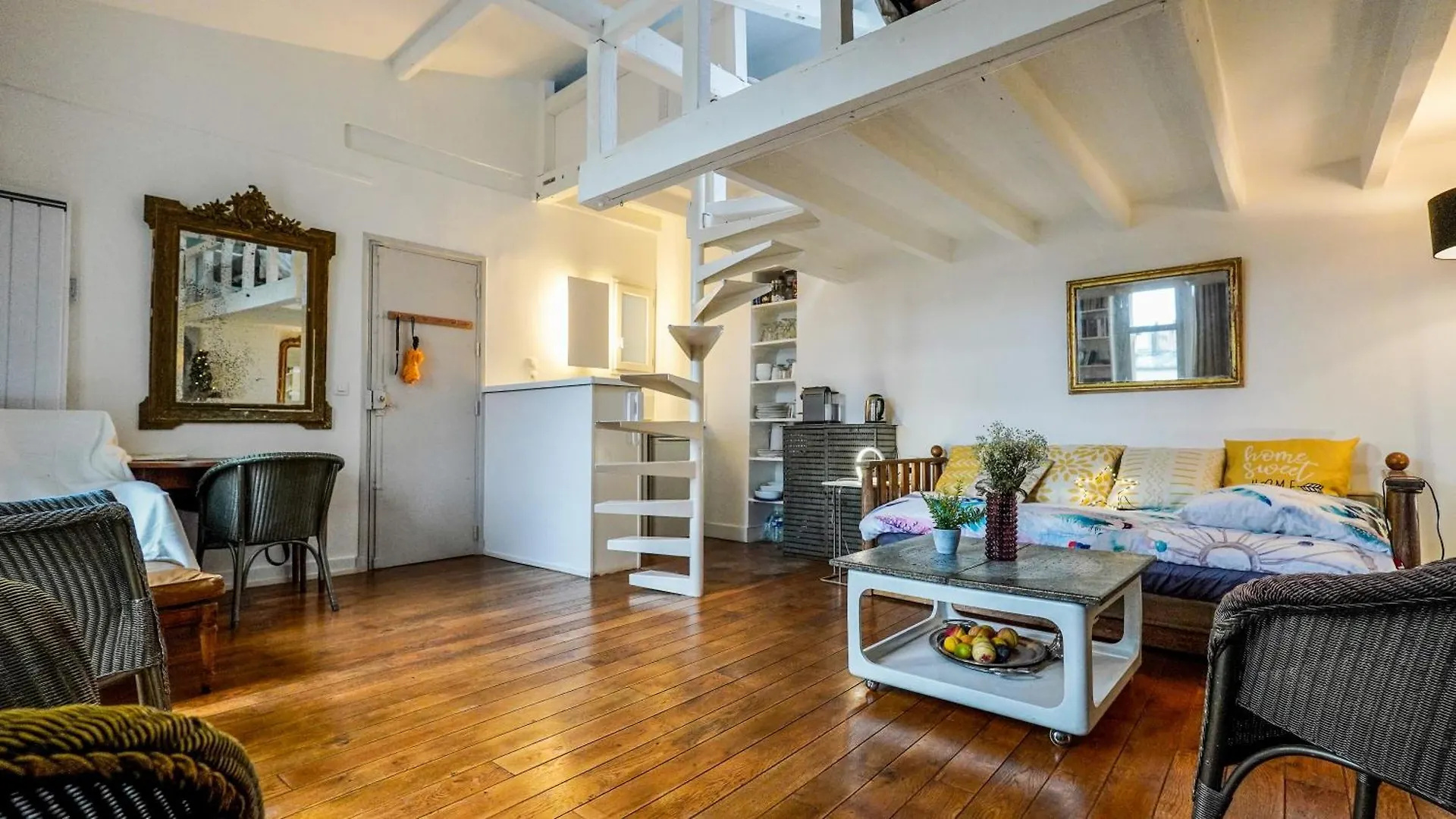08 Grand Loft Near Notre Dame Apartment Paris France